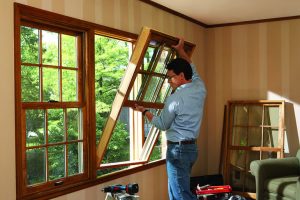 Az ablakcsere azért válhat szükségessé, hogy a lakás energiahatékonyságát tudjuk a modern, jól szigetelő nyílászárókkal biztosítani.